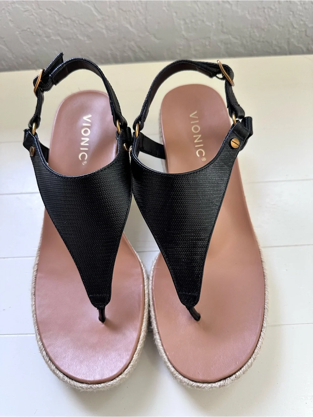 Vionic Solano Kirra Wedge Thong Sandals Sz 8.5 NWOT